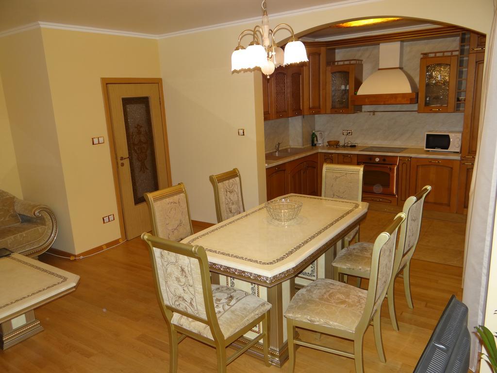 בורגאס Luxury Versailles Apartments Center Opera מראה חיצוני תמונה